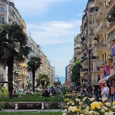 Flowery Penthouse In City Centre Of Thessaloniki Exterior photo